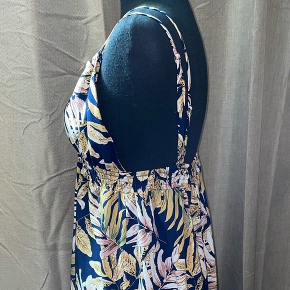 Tropical Maxi Dress - Picture 8 of 8